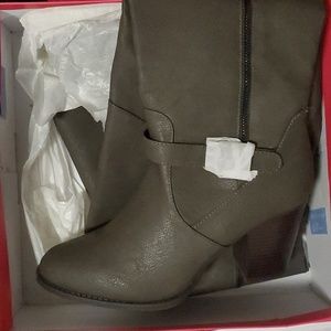 Justfab Luz Grey boots  size 11 women's